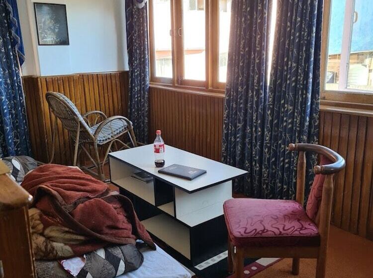 فندق Pachu Residency, Pelling
