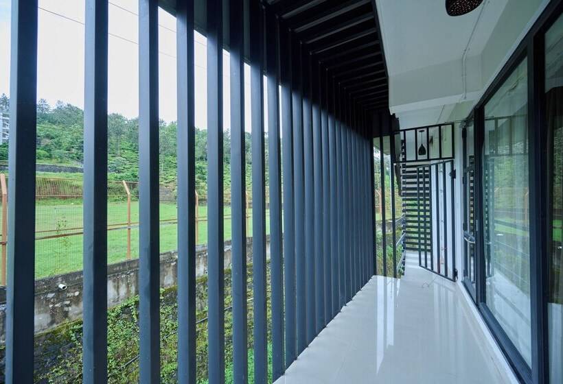 호텔 Thekkady Gavi Suites