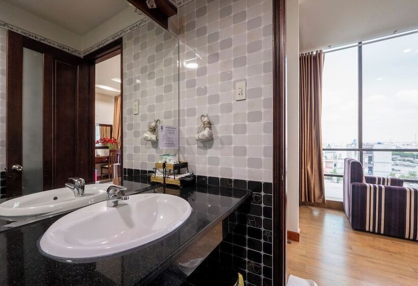 هتل Thien Phu Logia