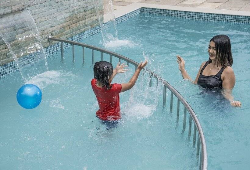 酒店 Wild Avenue Resort & Spa