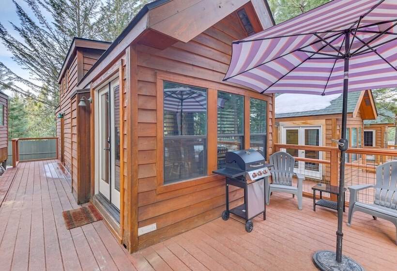 Peaceful Lake Almanor Hideaway, Fish, Hunt + Hike!