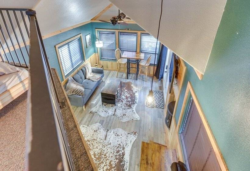 Peaceful Lake Almanor Hideaway, Fish, Hunt + Hike!