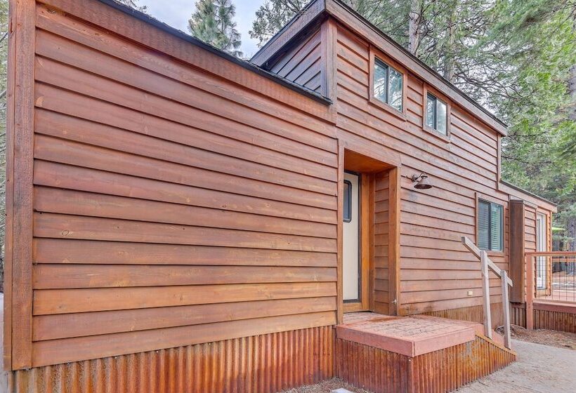 Quiet Lake Almanor Cabin, Steps To Fishing
