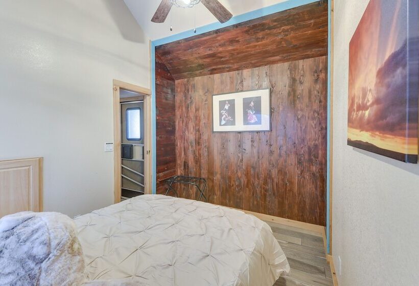 Quiet Lake Almanor Cabin, Steps To Fishing