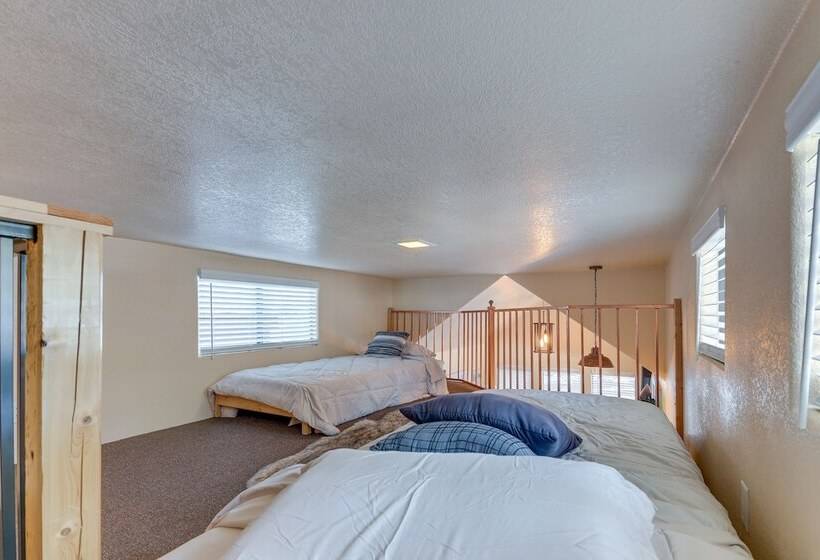 Quiet Lake Almanor Cabin, Steps To Fishing