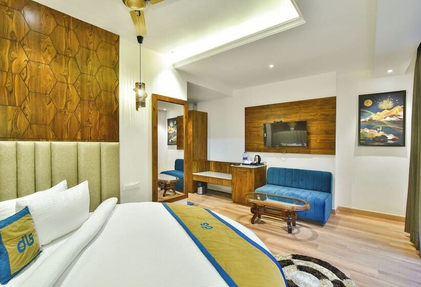 Ark Holiday Inn By Dls Hotels