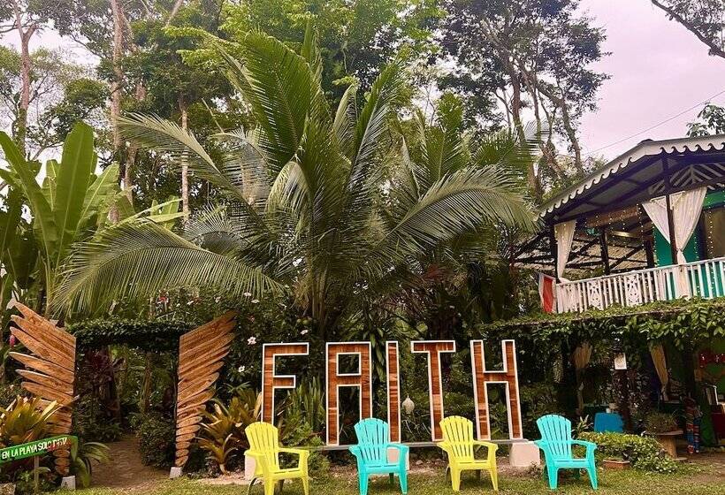 مبيت وإفطار Faith Glamping Dome Costa Rica