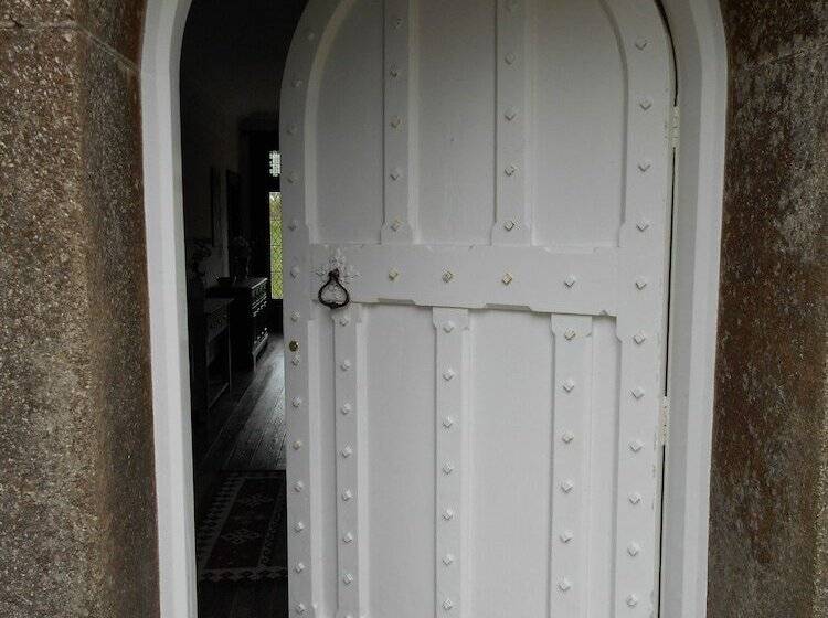 Bed and Breakfast Costislost Organic Retreat