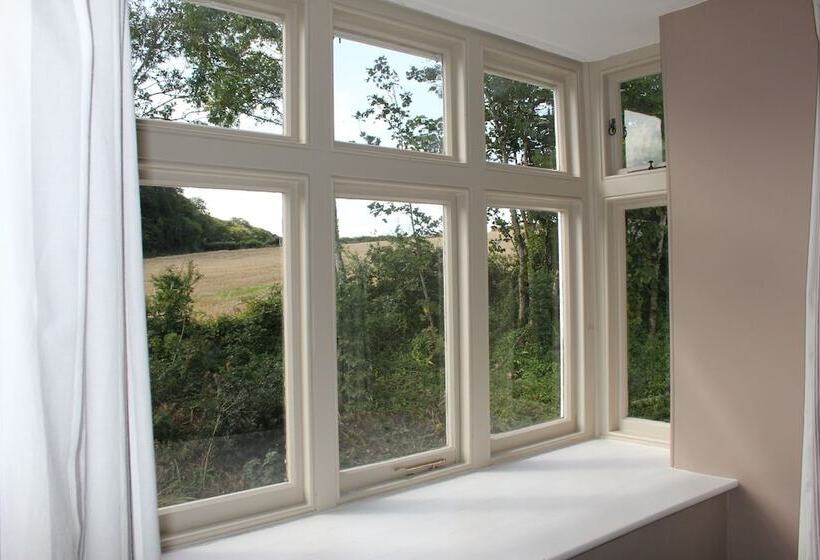 Bed and Breakfast Costislost Organic Retreat