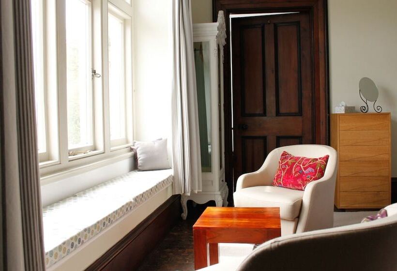 Bed and Breakfast Costislost Organic Retreat