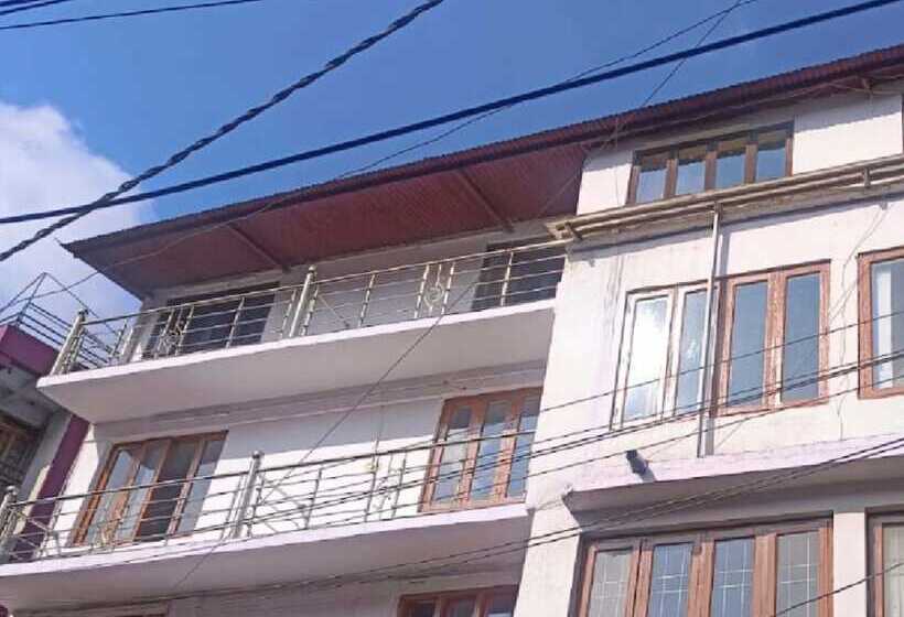 בית מלון כפרי Goroomgo Chand Regency Nainital