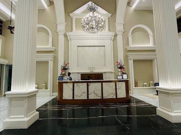 בית מלון כפרי Nambiar Club Bellezea