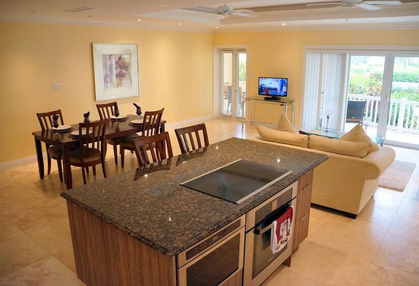 ホテル The Hamilton Beach Villas & Spa