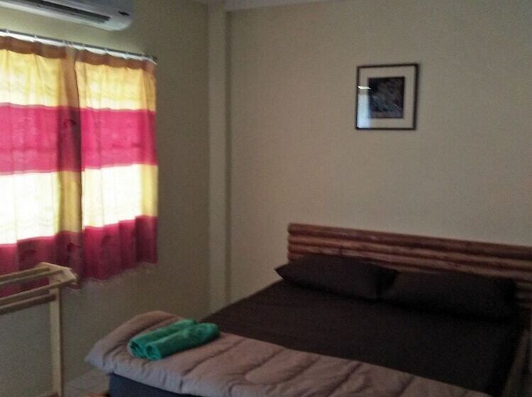 ペンション Lanta House   Adults Only