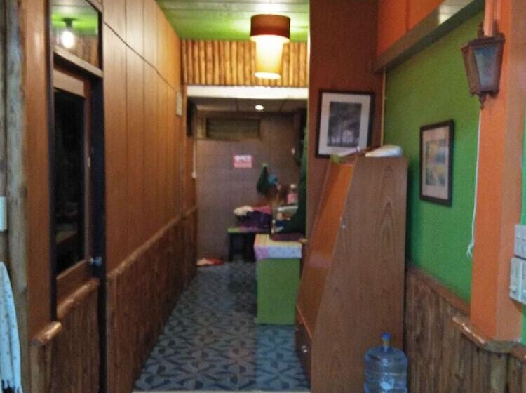 ペンション Lanta House   Adults Only