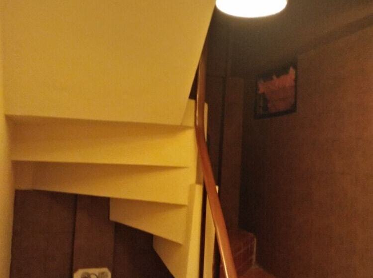 ペンション Lanta House   Adults Only