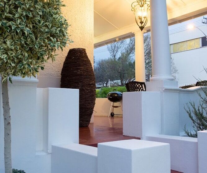 5 Camp Street Guesthouse & Self Catering