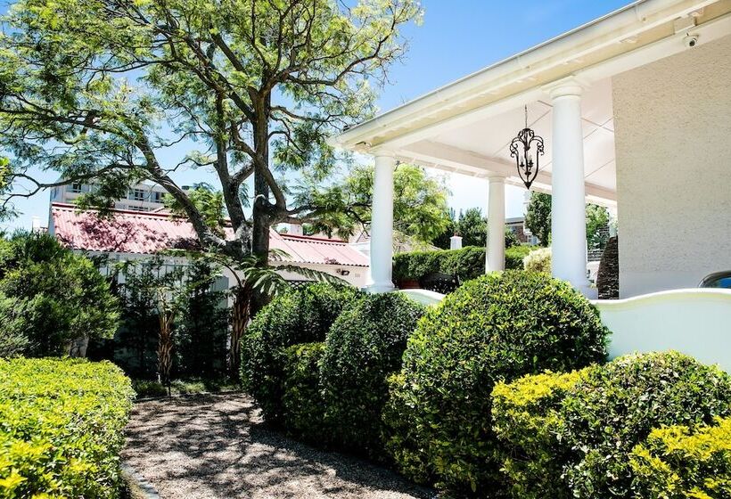 5 Camp Street Guesthouse & Self Catering