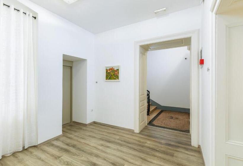 호스텔 Boutique Suites Joyce