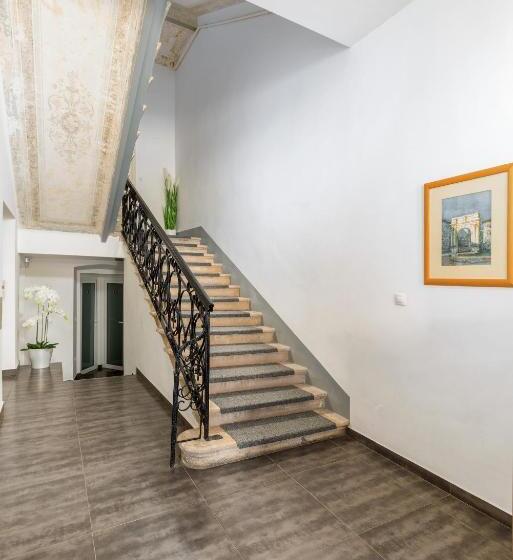 호스텔 Boutique Suites Joyce