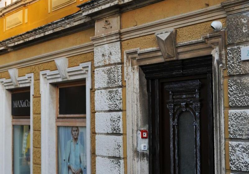 호스텔 Boutique Suites Joyce