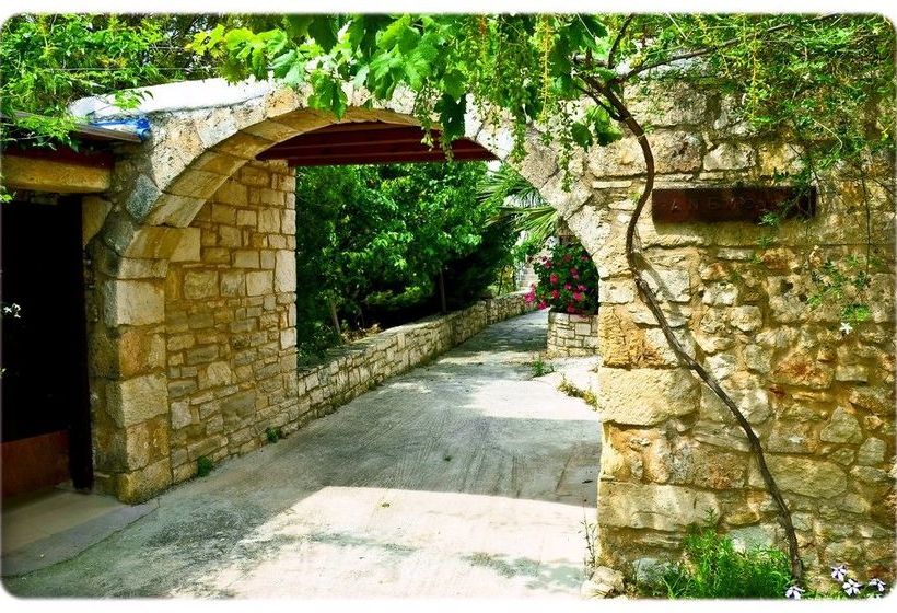 Anna Malai Traditional Cretan Villa