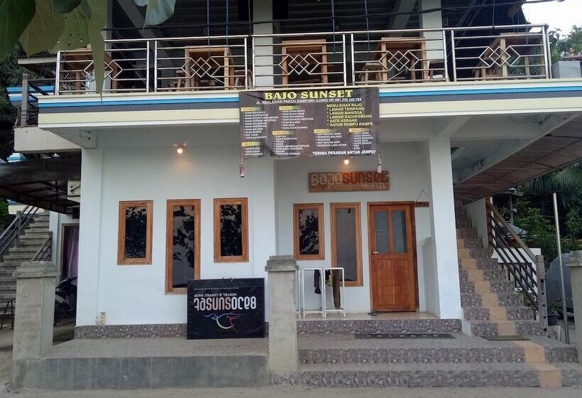 Bajo Sunset Hostel