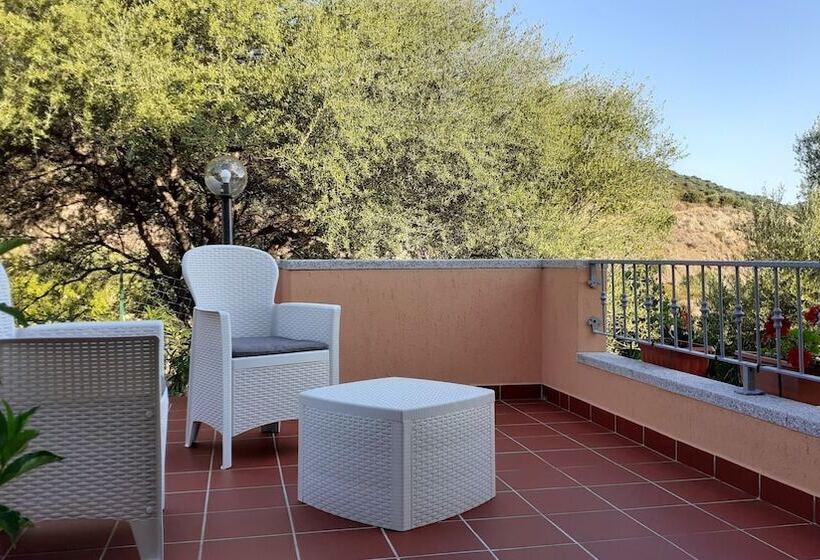 تختخواب و صبحانه Li Muntigeddi