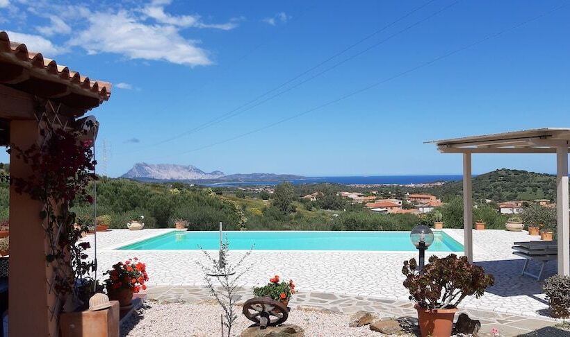 تختخواب و صبحانه Li Muntigeddi