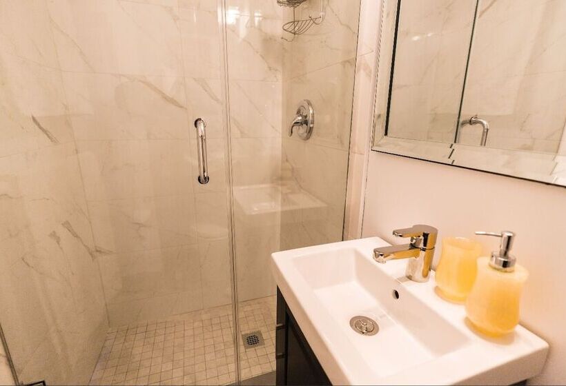 住宿加早餐  Newton Villa