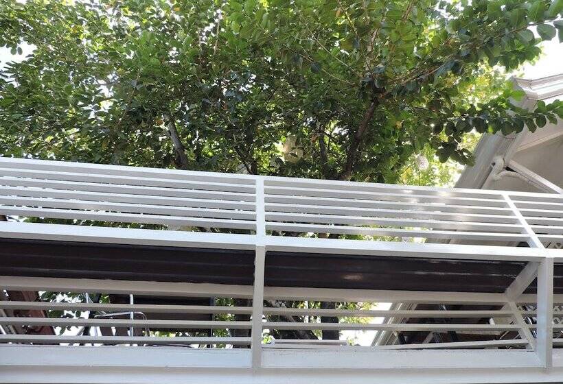 تختخواب و صبحانه Orange Mangrove Pension House