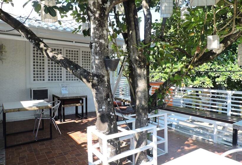 تختخواب و صبحانه Orange Mangrove Pension House