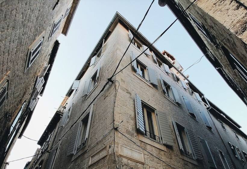 تختخواب و صبحانه Villa Split Heritage