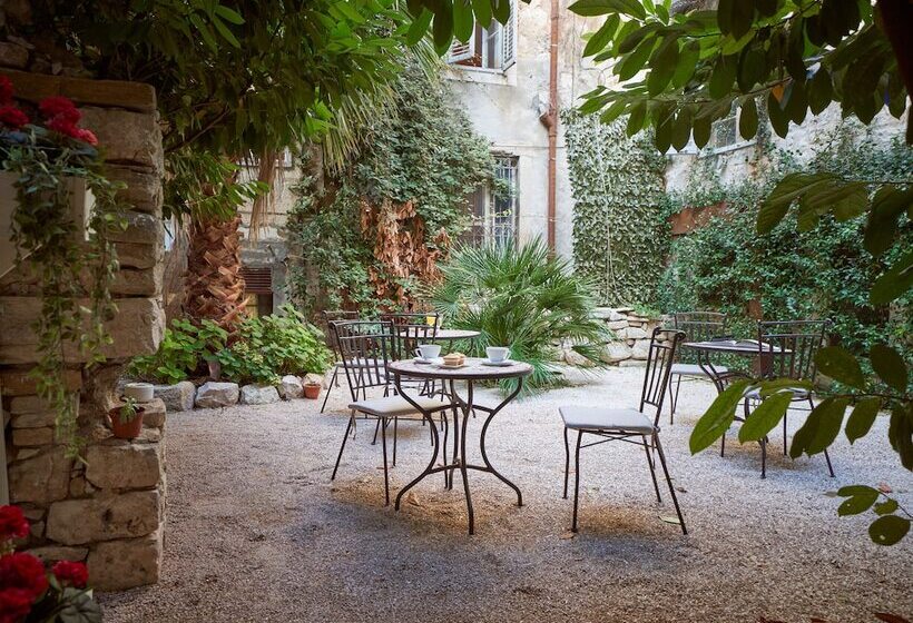 تختخواب و صبحانه Villa Split Heritage