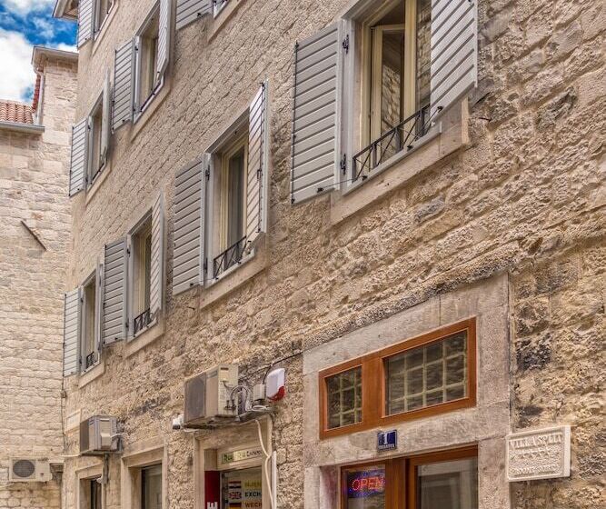 تختخواب و صبحانه Villa Split Heritage