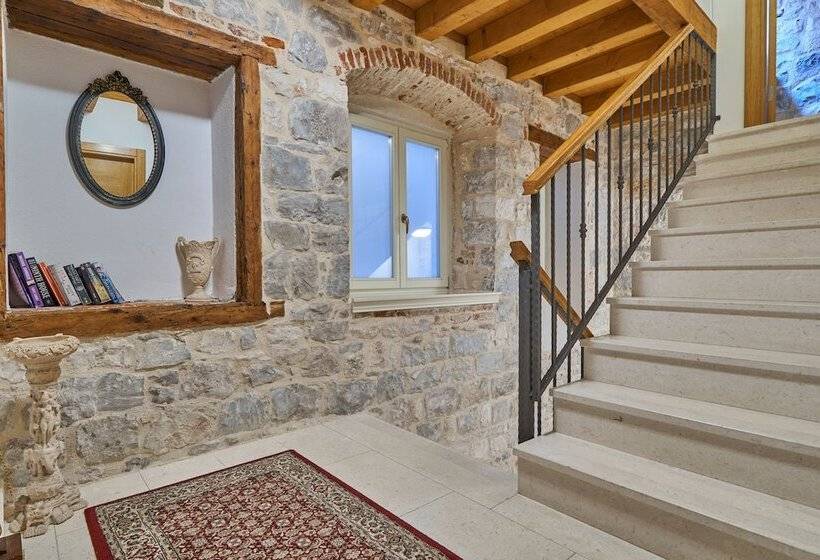 تختخواب و صبحانه Villa Split Heritage