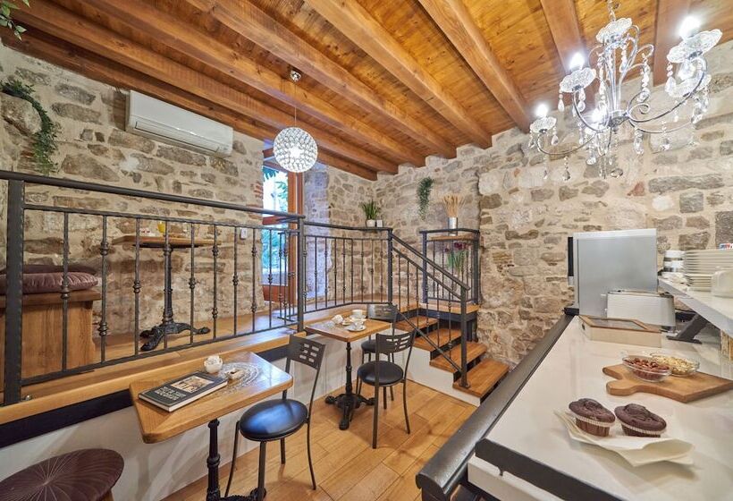 تختخواب و صبحانه Villa Split Heritage