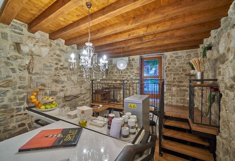 تختخواب و صبحانه Villa Split Heritage