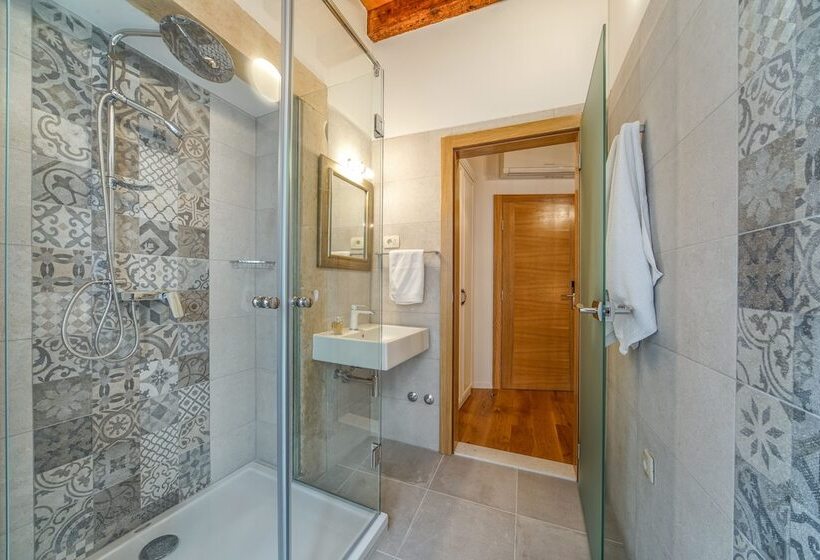 تختخواب و صبحانه Villa Split Heritage