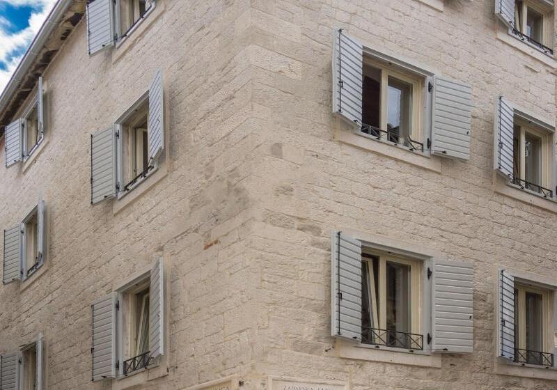 تختخواب و صبحانه Villa Split Heritage