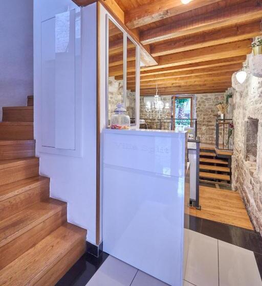 تختخواب و صبحانه Villa Split Heritage