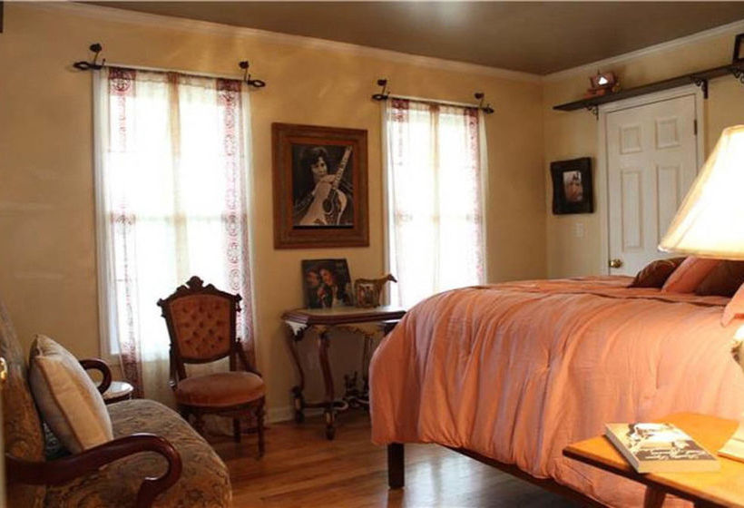 مبيت وإفطار Country Music Luxury Suites