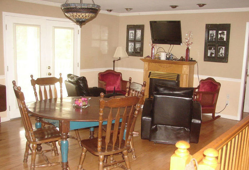 مبيت وإفطار Country Music Luxury Suites