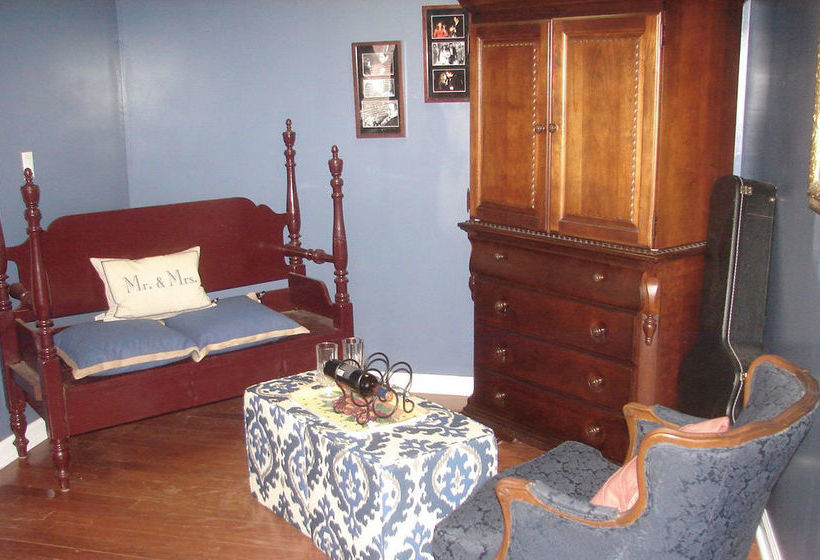 مبيت وإفطار Country Music Luxury Suites