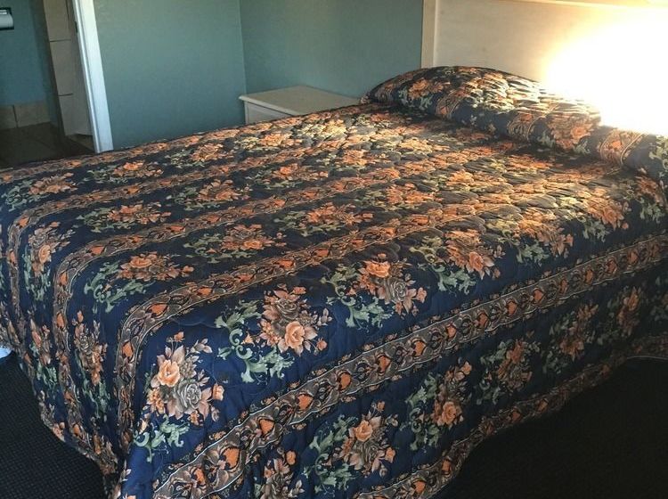 Deluxe Motel