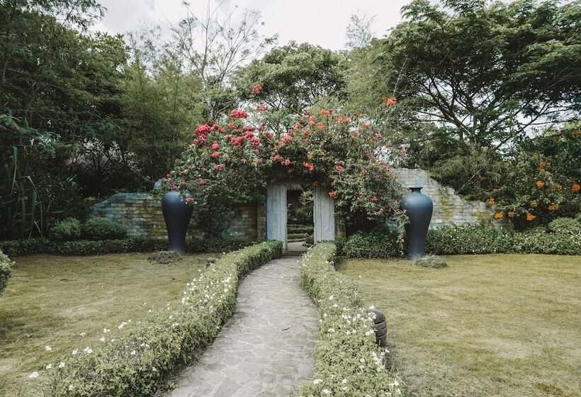 Donatela Resort And Sanctuary