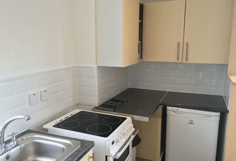 Glasgow Airport Apartments