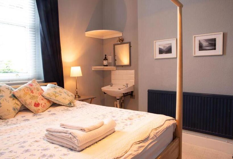 簡易ホテル Kings Arms