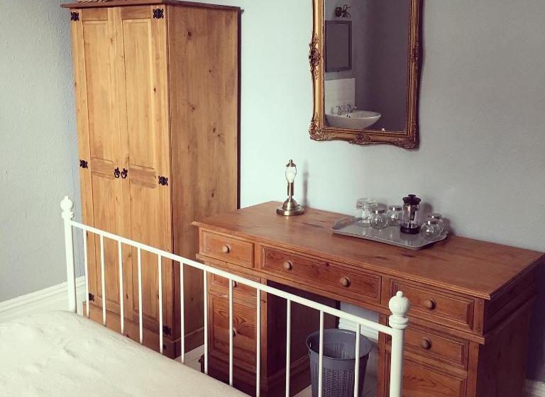 فندق فئة نجمة واحدة Kings Arms