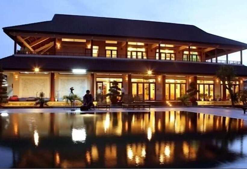 هتل Aniise Villa Resort